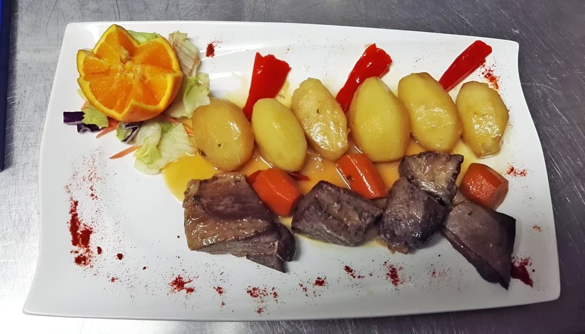 Plato de cocina gallega - Restaurante Casa O Gurés