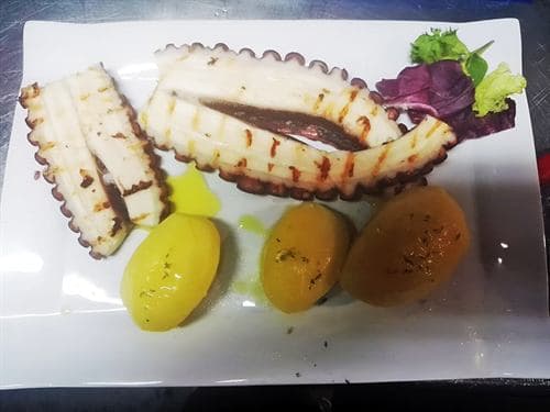 Plato de cocina gallega - Restaurante Casa O Gurés
