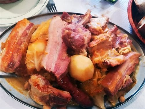 Plato de cocina gallega - Restaurante Casa O Gurés